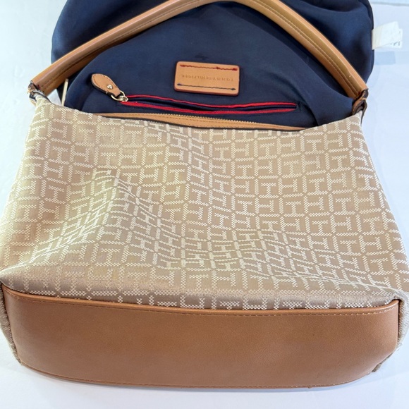 Tommy Hilfiger Navy & Logo Print Shoulder Bag – Red Zip Accent & Faux Leather - Picture 13 of 16